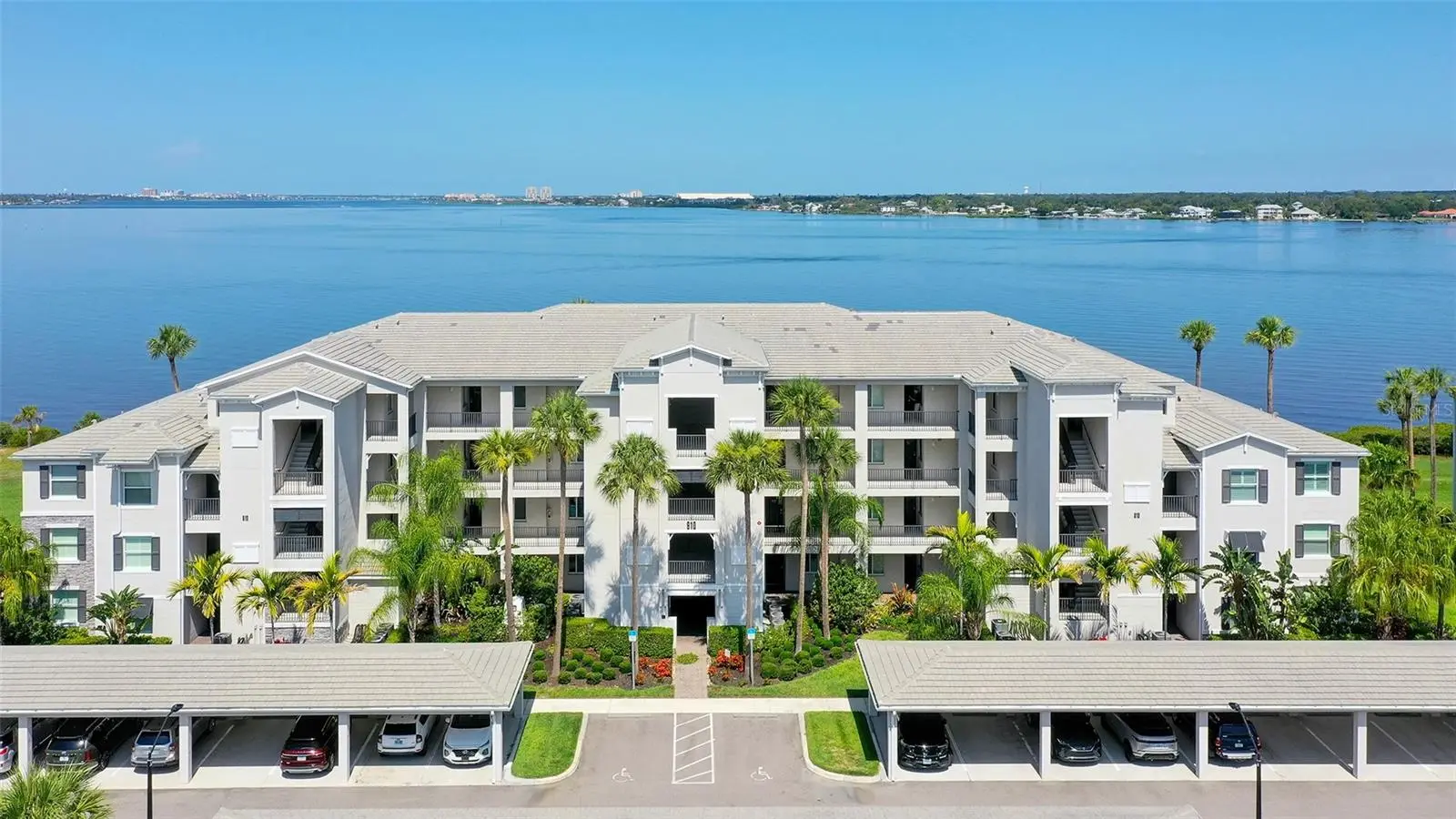 910 Tidewater Shores Loop, FL