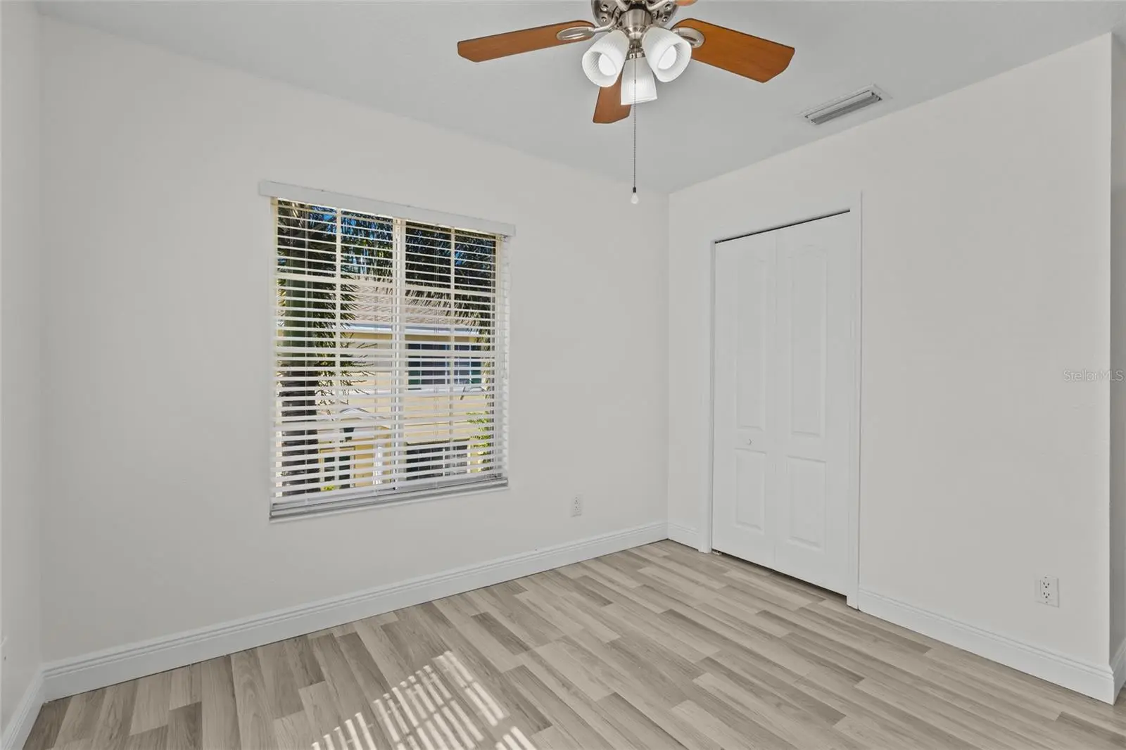 220 Cape Harbour Loop, FL