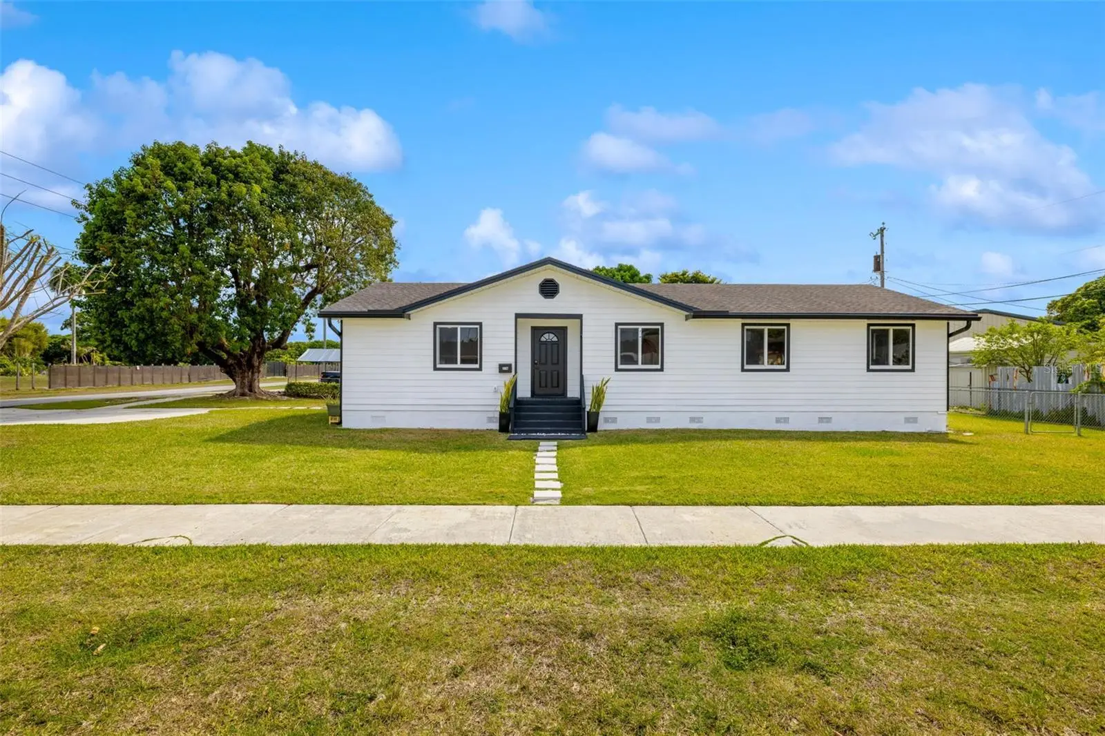 1867 8th Avenue, FL