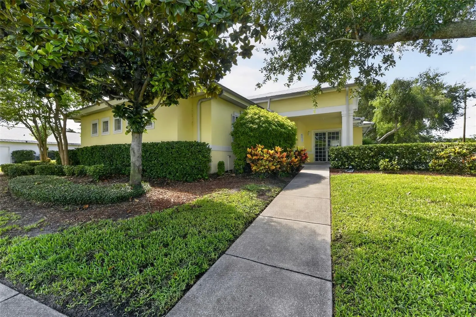 2555 Pinellas Point Drive, FL