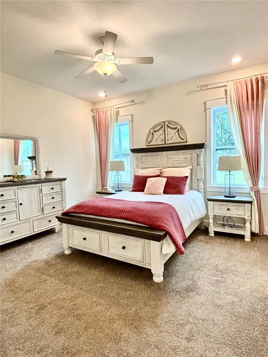 900 Azalea Walk Cir, FL
