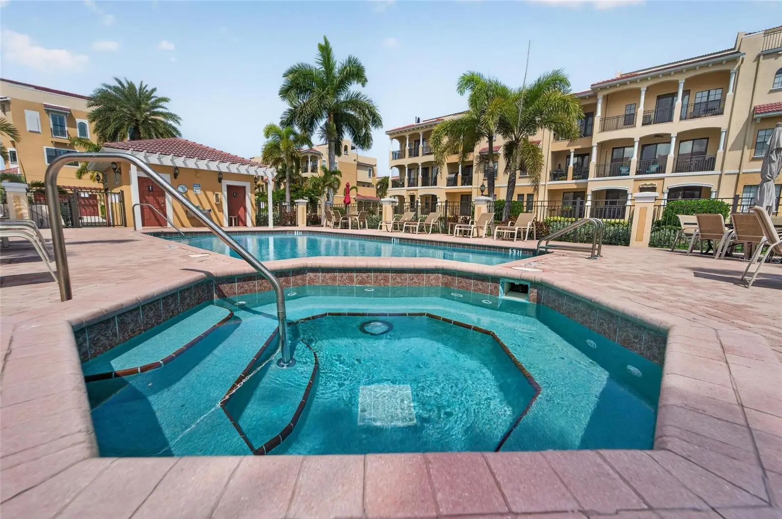 6407 Mayra Shores Lane, FL