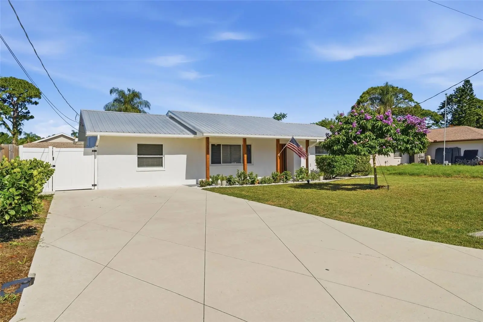 2600 Cambridge Drive, FL