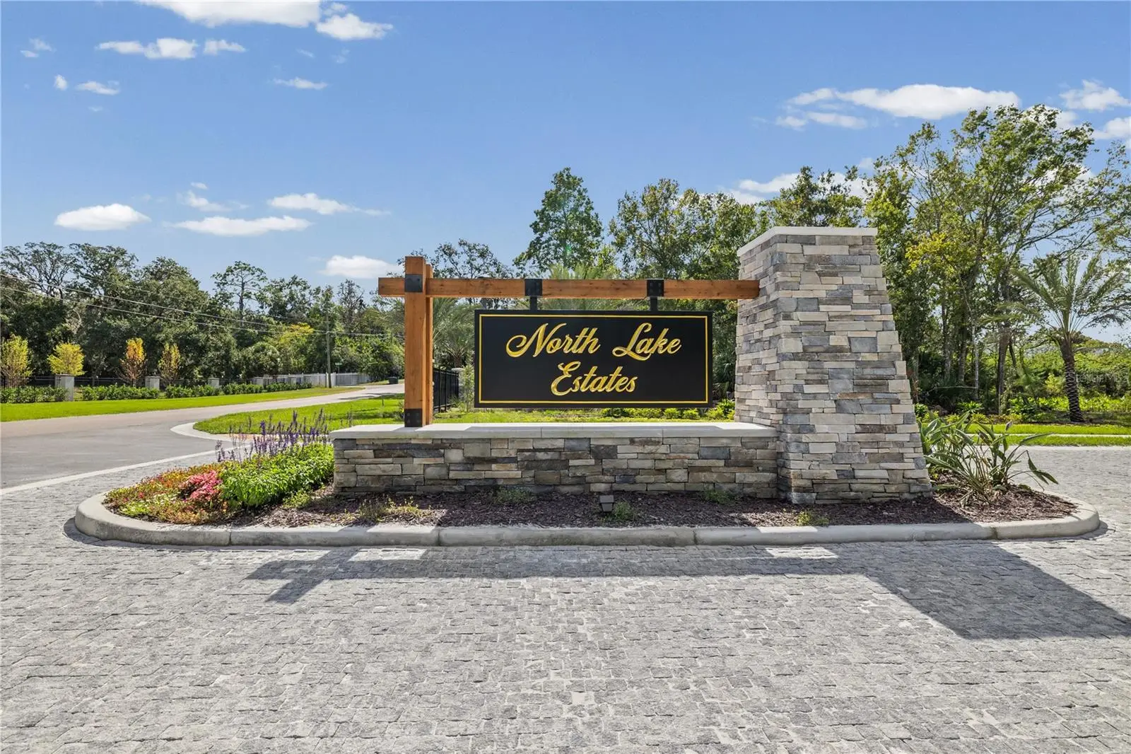 682 Bottlebrush Way, FL