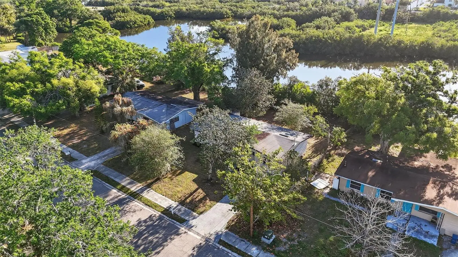 413 Country Club Drive, FL