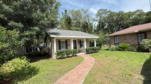 1990 Larchmont Drive, FL