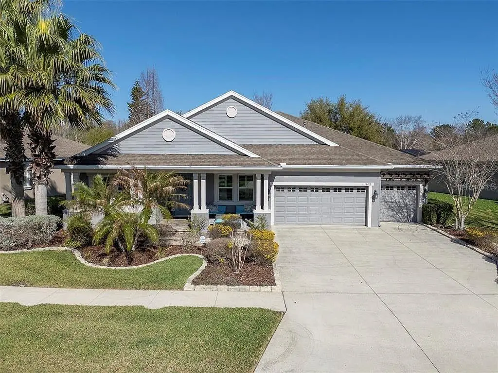 19419 Autumn Chase Court, FL