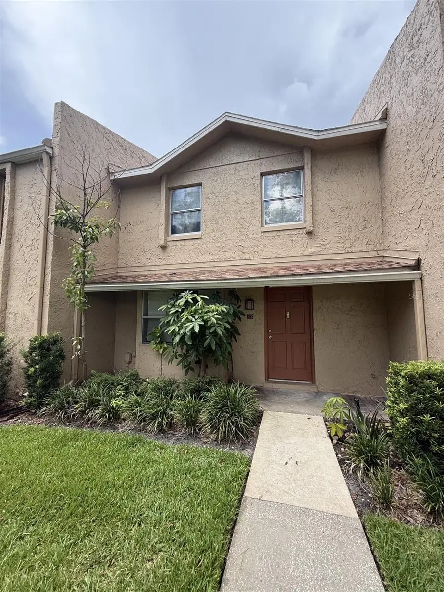 895 Park Lake Circle, FL