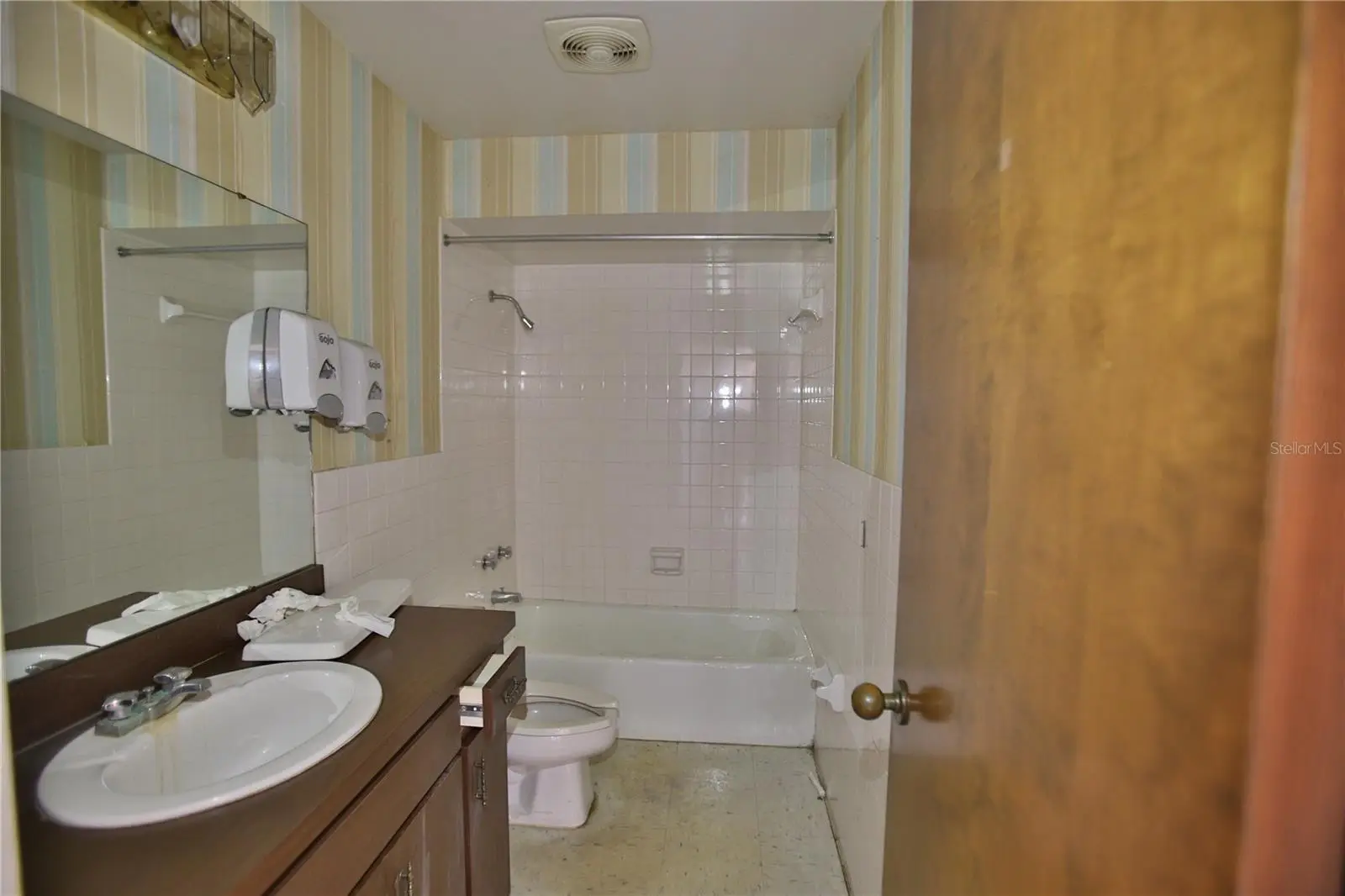 5431 Silver Springs Boulevard, FL
