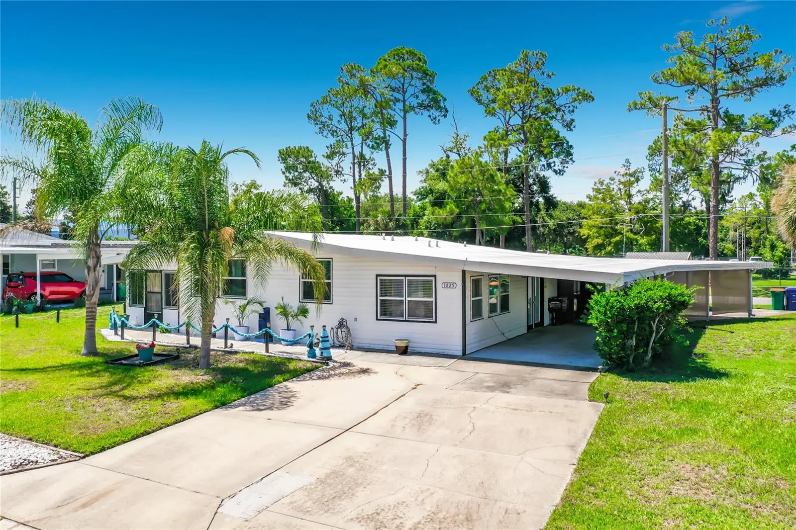 1025 Capella Drive, FL