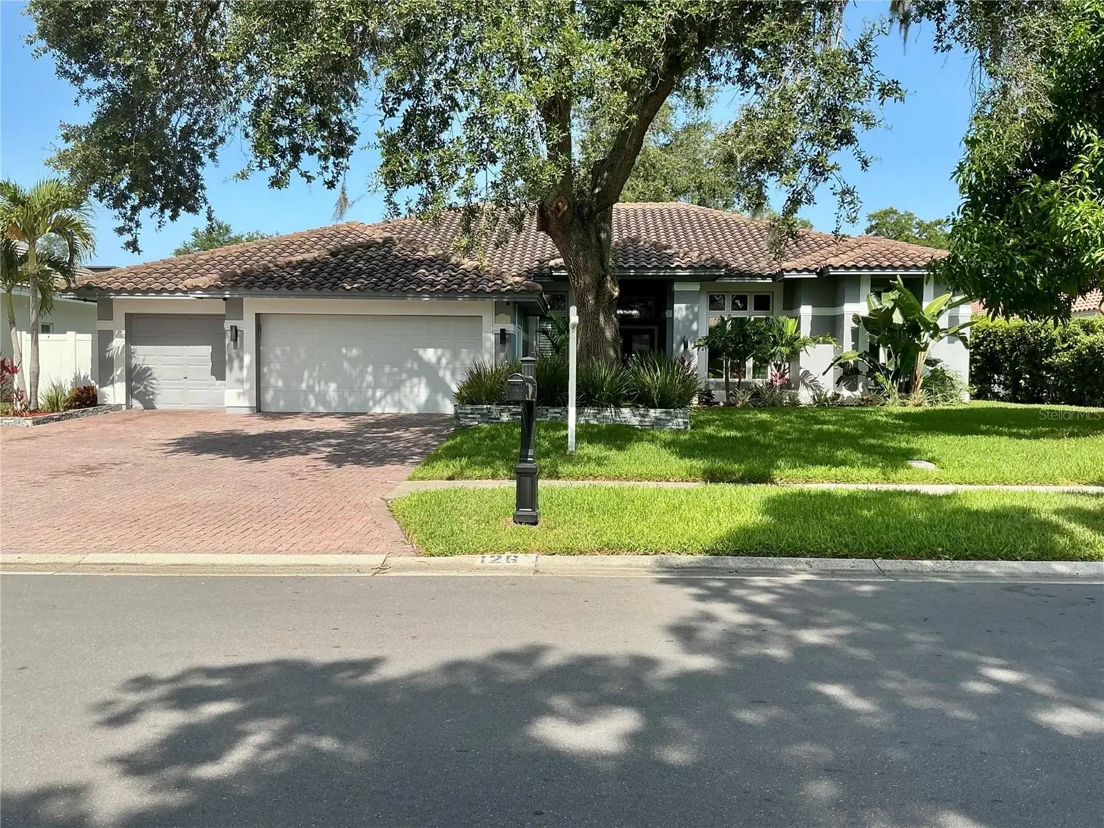 126 Old Oak Circle, FL