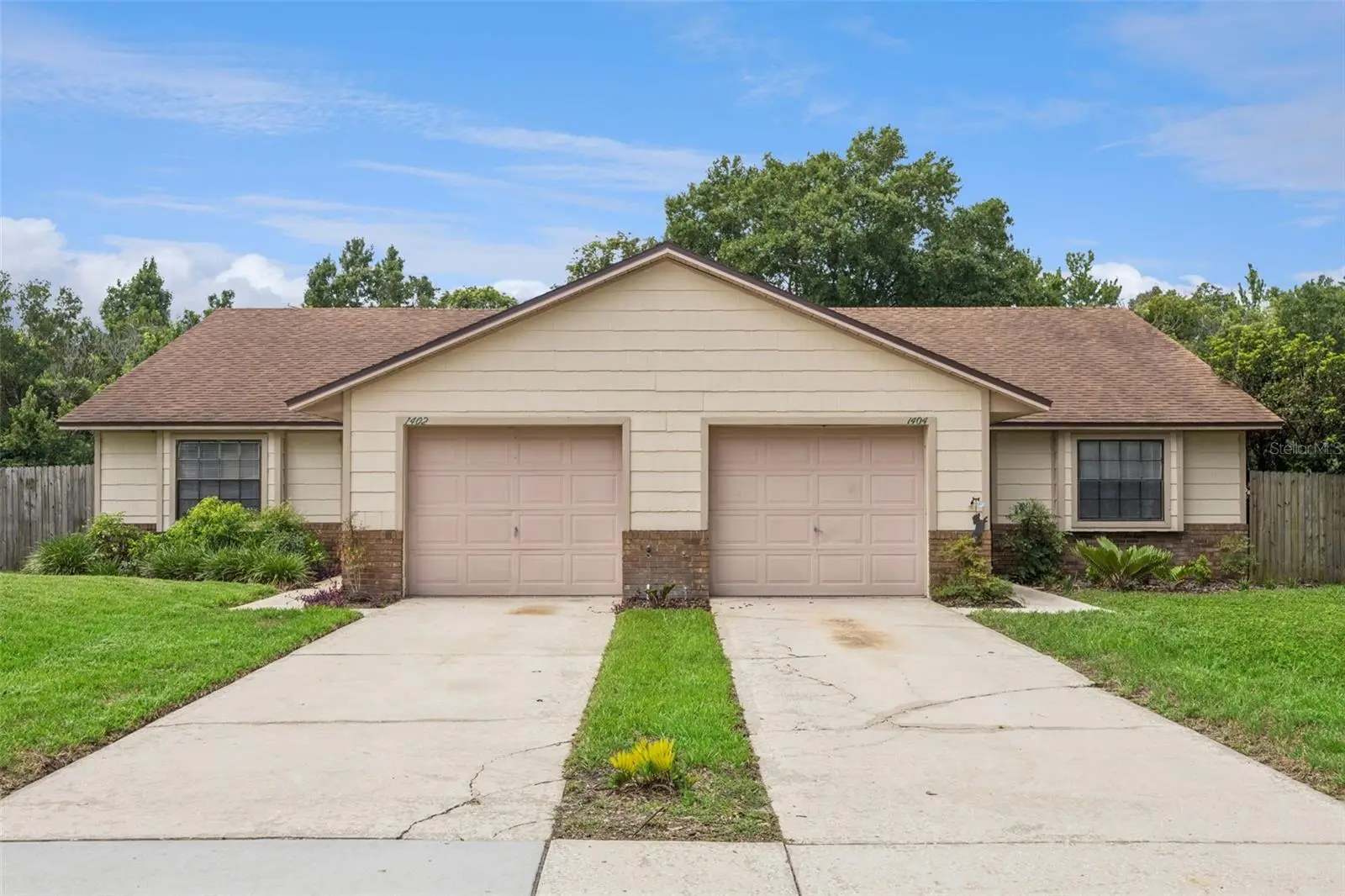 1402 & 1404 Pleasant Oak Lane, FL