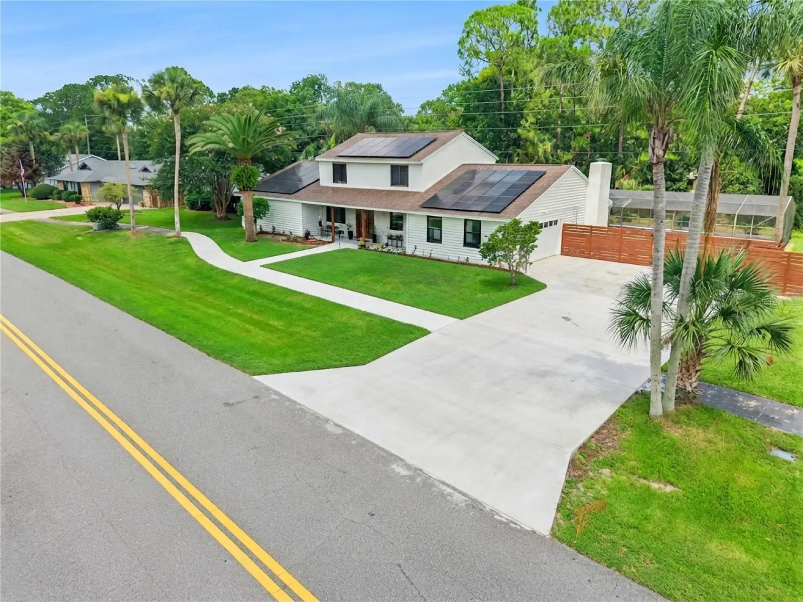 537 Pelican Bay Drive, FL