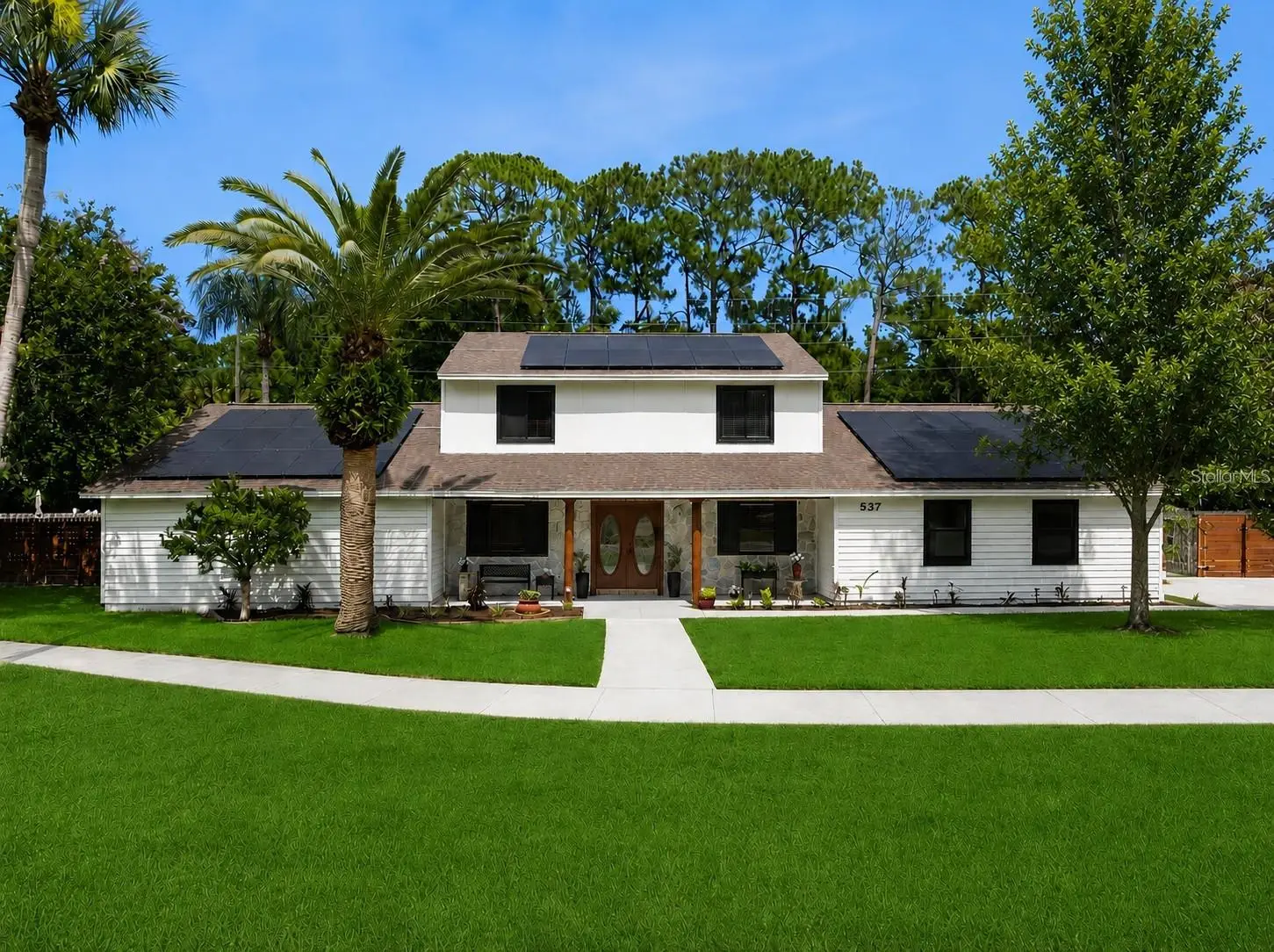 537 Pelican Bay Drive, FL