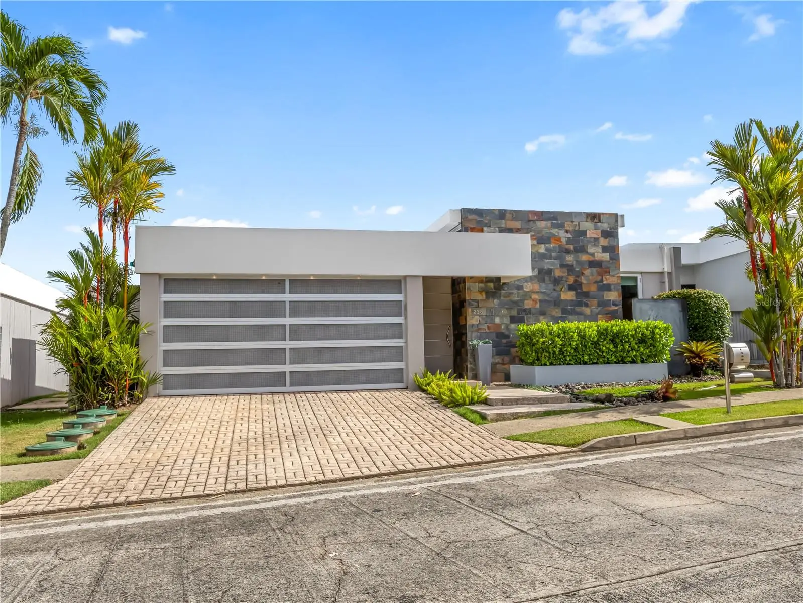 236 Rey Fernando, PR