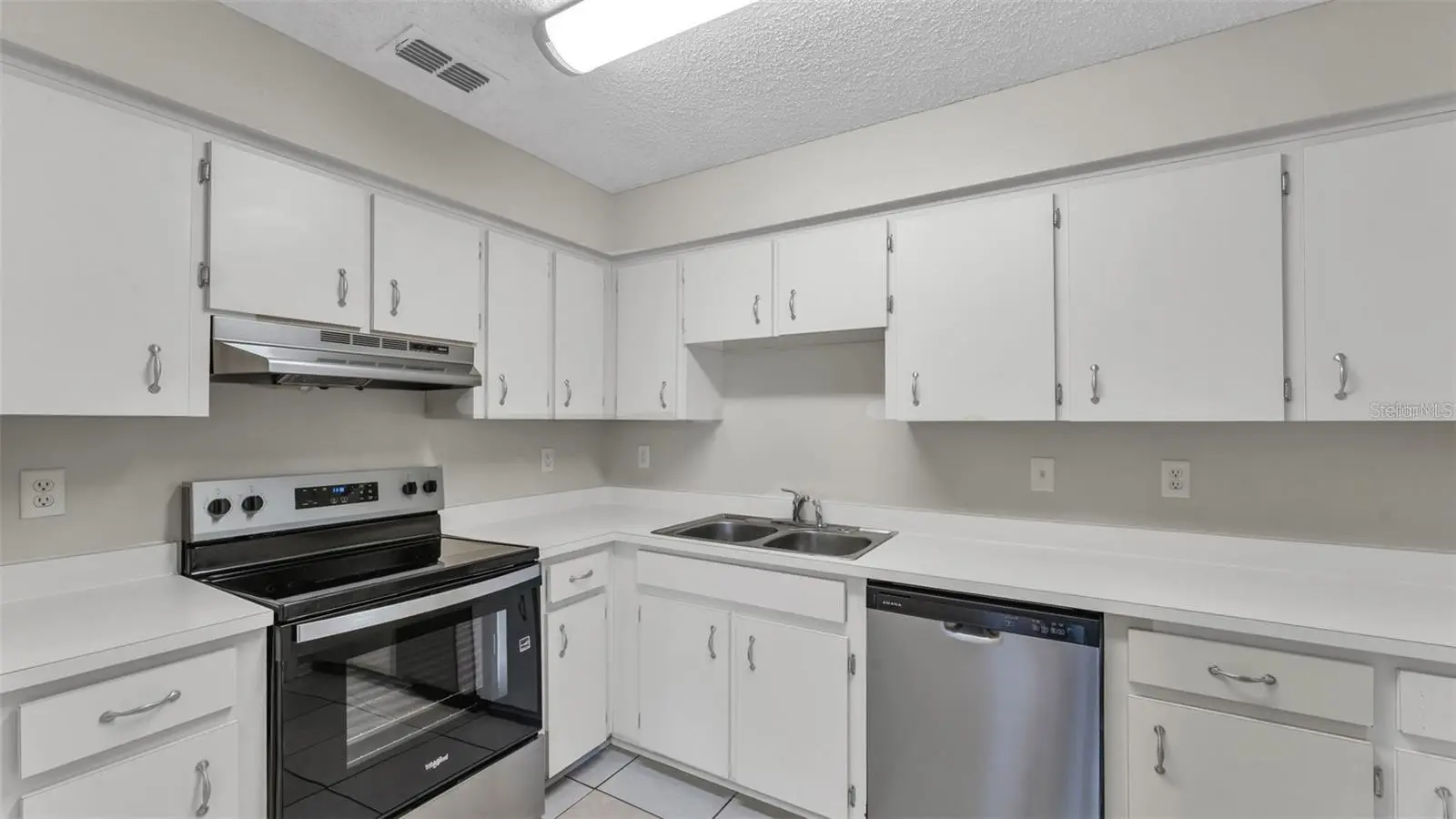 236 Village Crest Court, FL