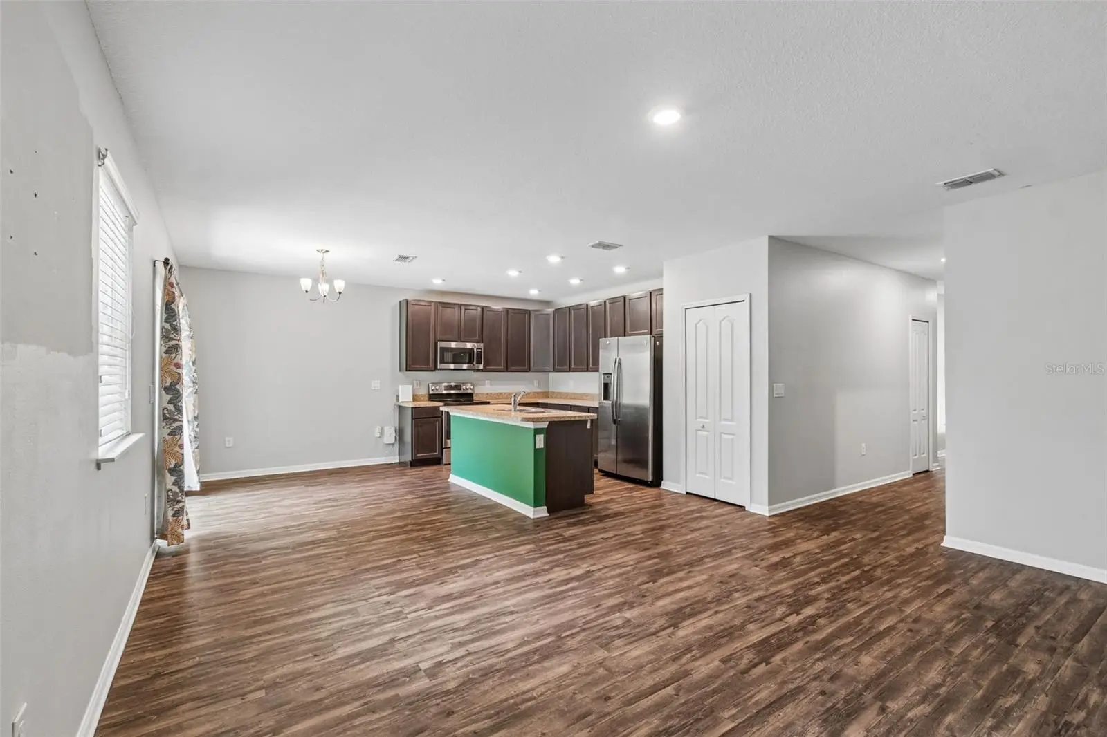 4068 Mendota Avenue, FL
