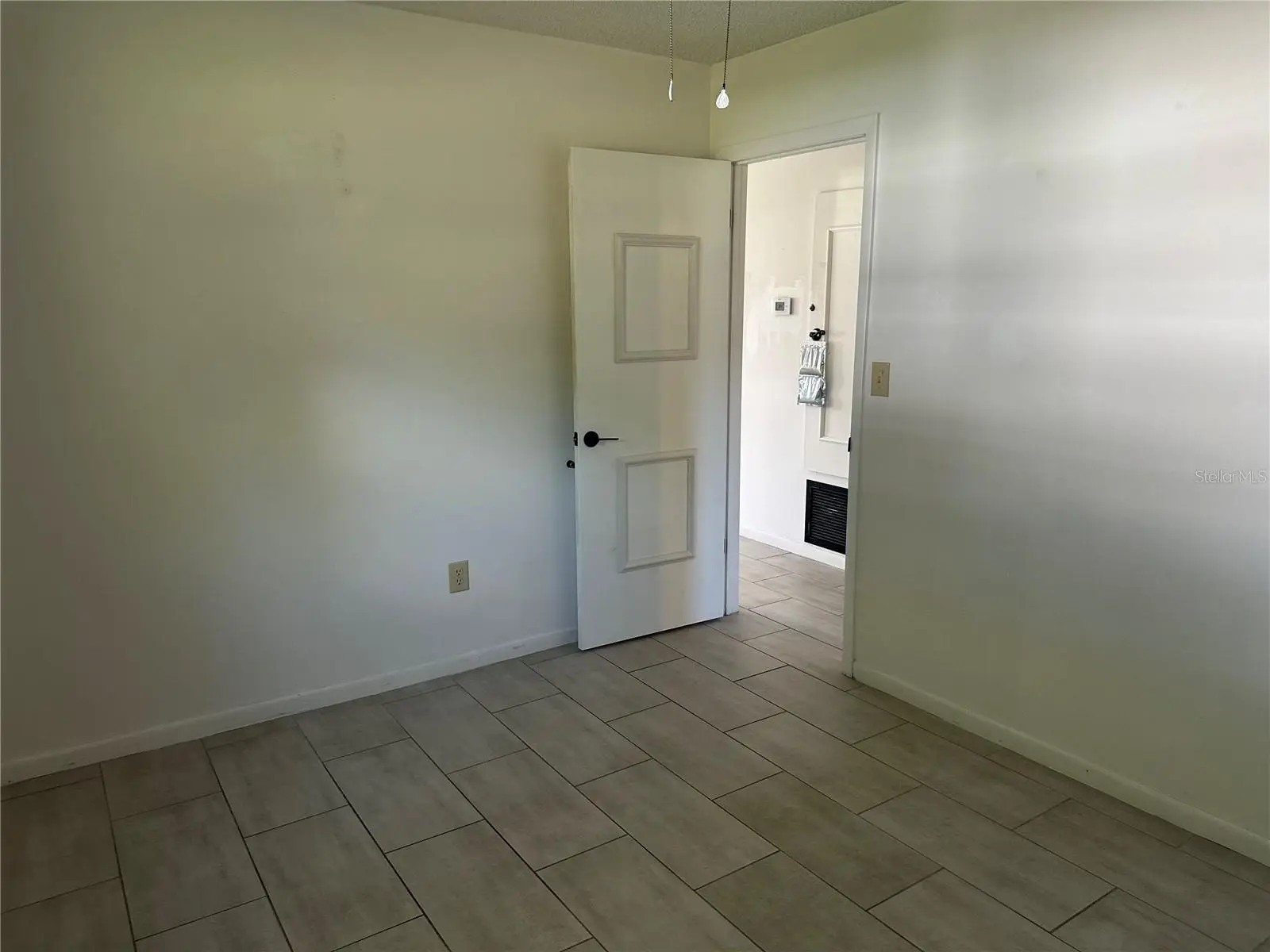 9050 101 St Lane, FL