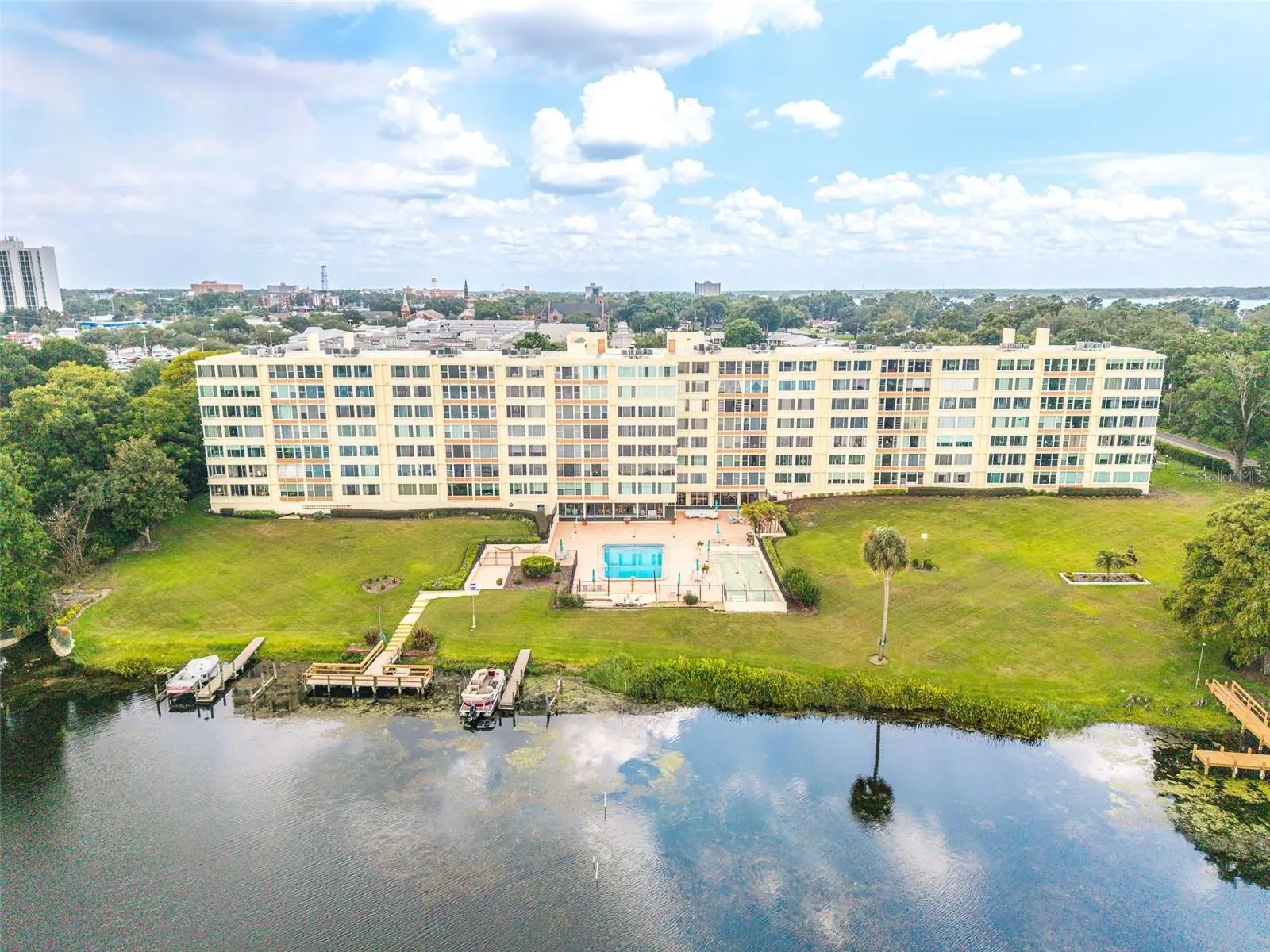 700 Mirror Terrace, FL