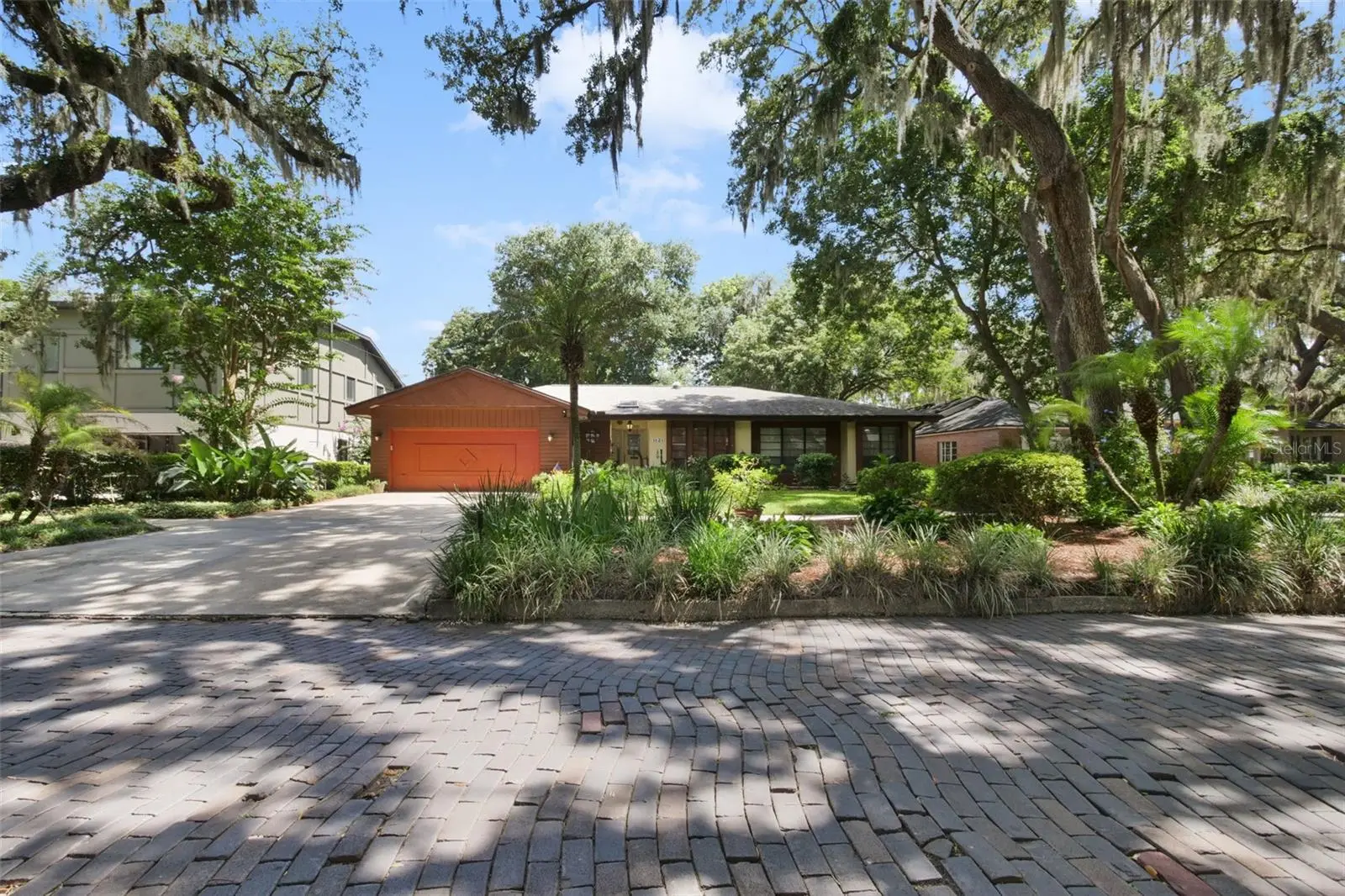 1121 Shorewood Drive, FL