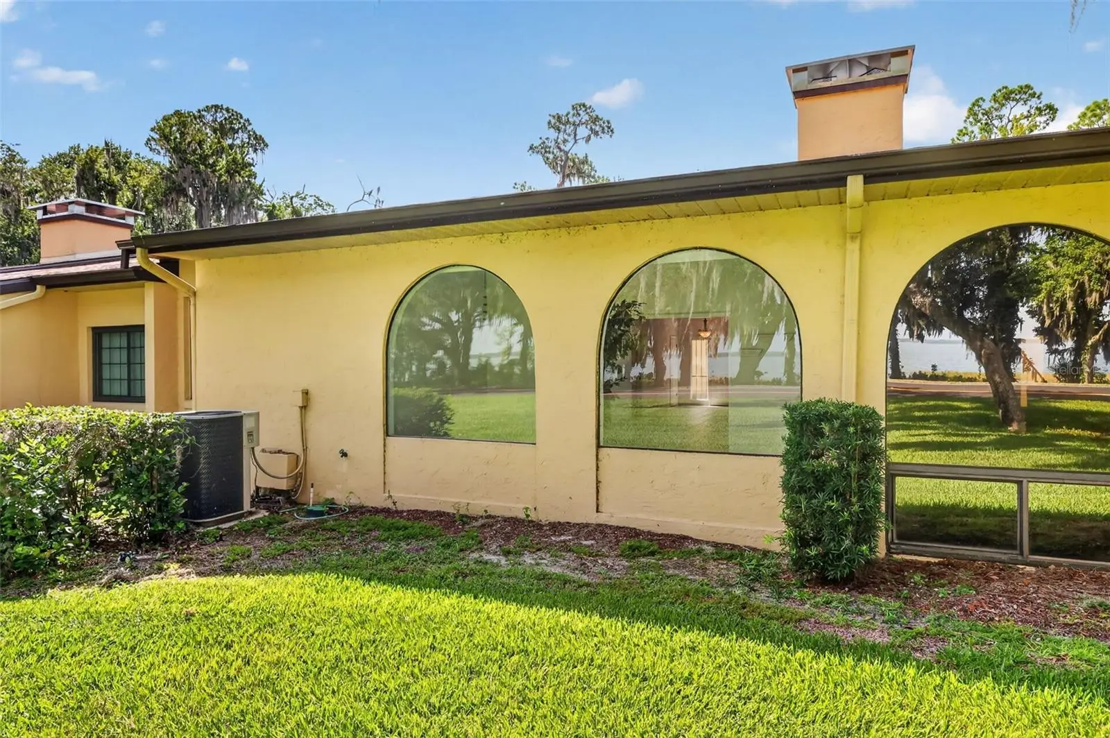 1111 Lakeshore Drive, FL