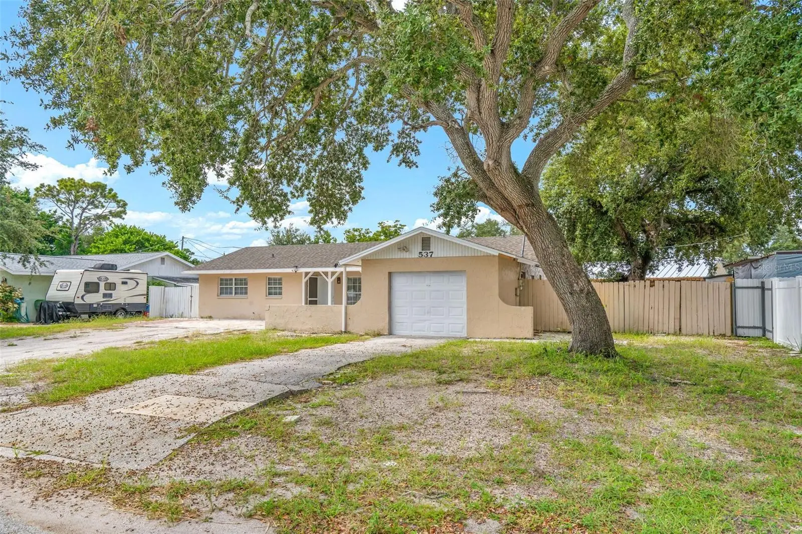 537 Melody Circle, FL