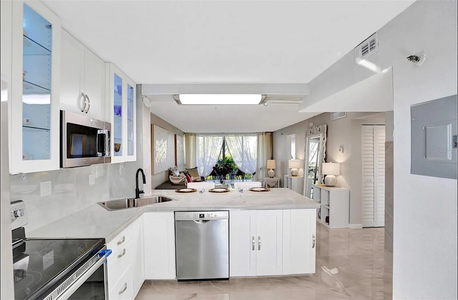 3940 Inverrary Boulevard, FL