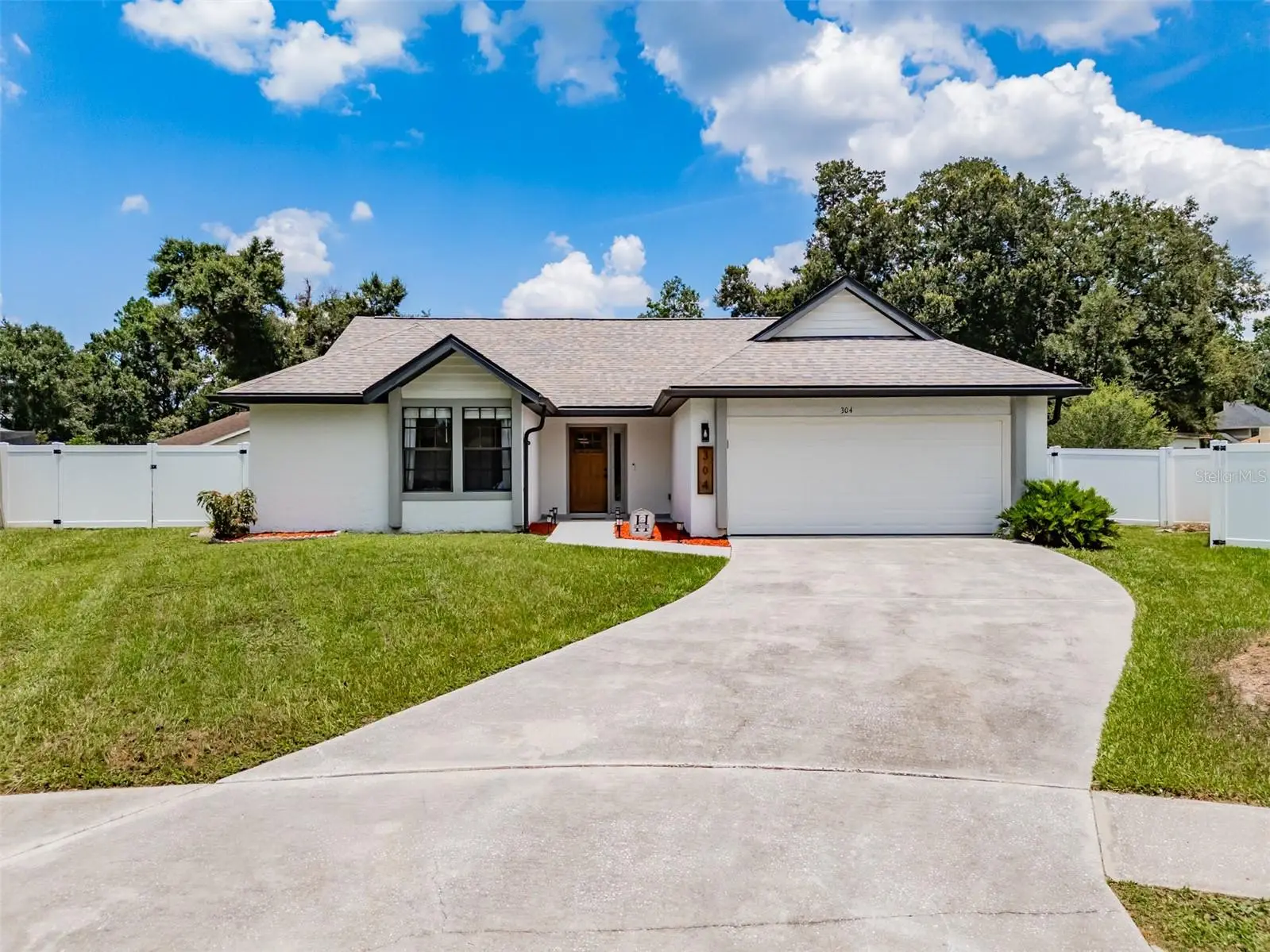 304 Scarlet Oak Court, FL