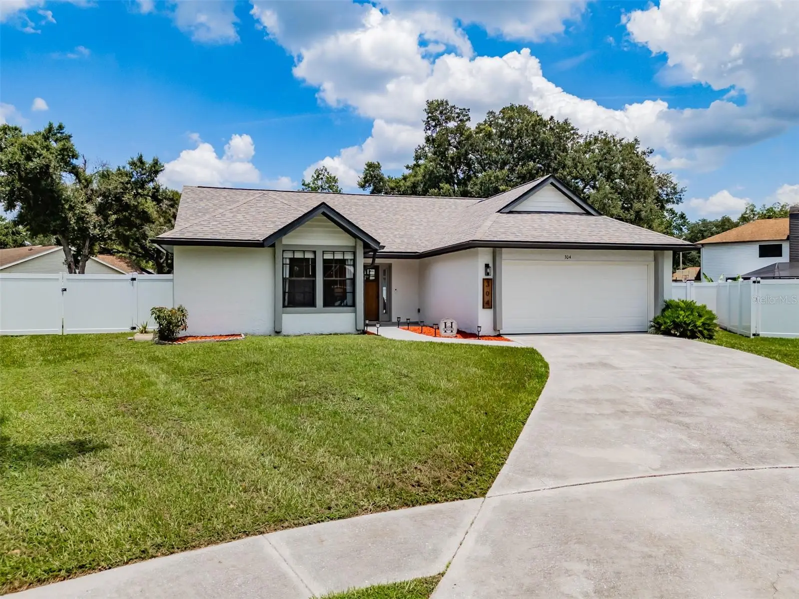 304 Scarlet Oak Court, FL