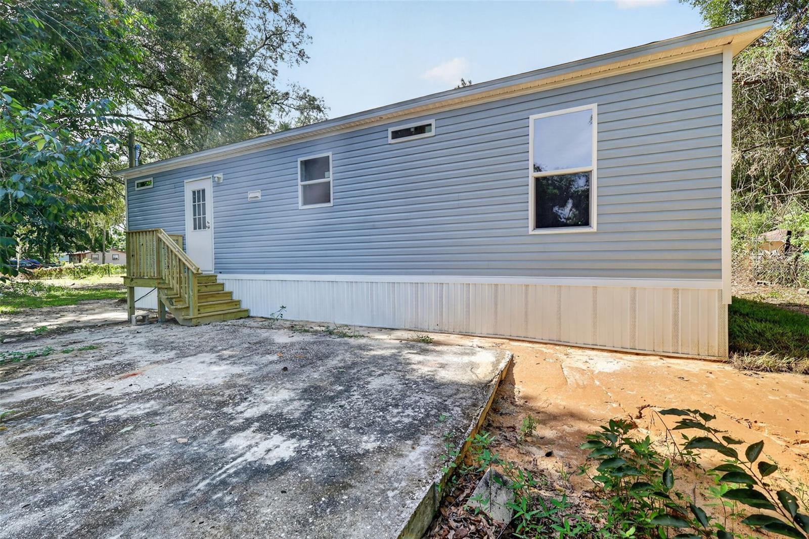 607 Lawrence Street, FL