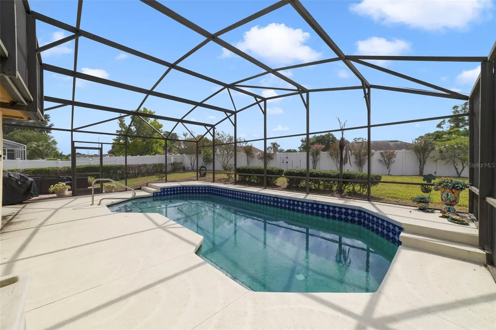 255 Loma Del Sol Drive, FL