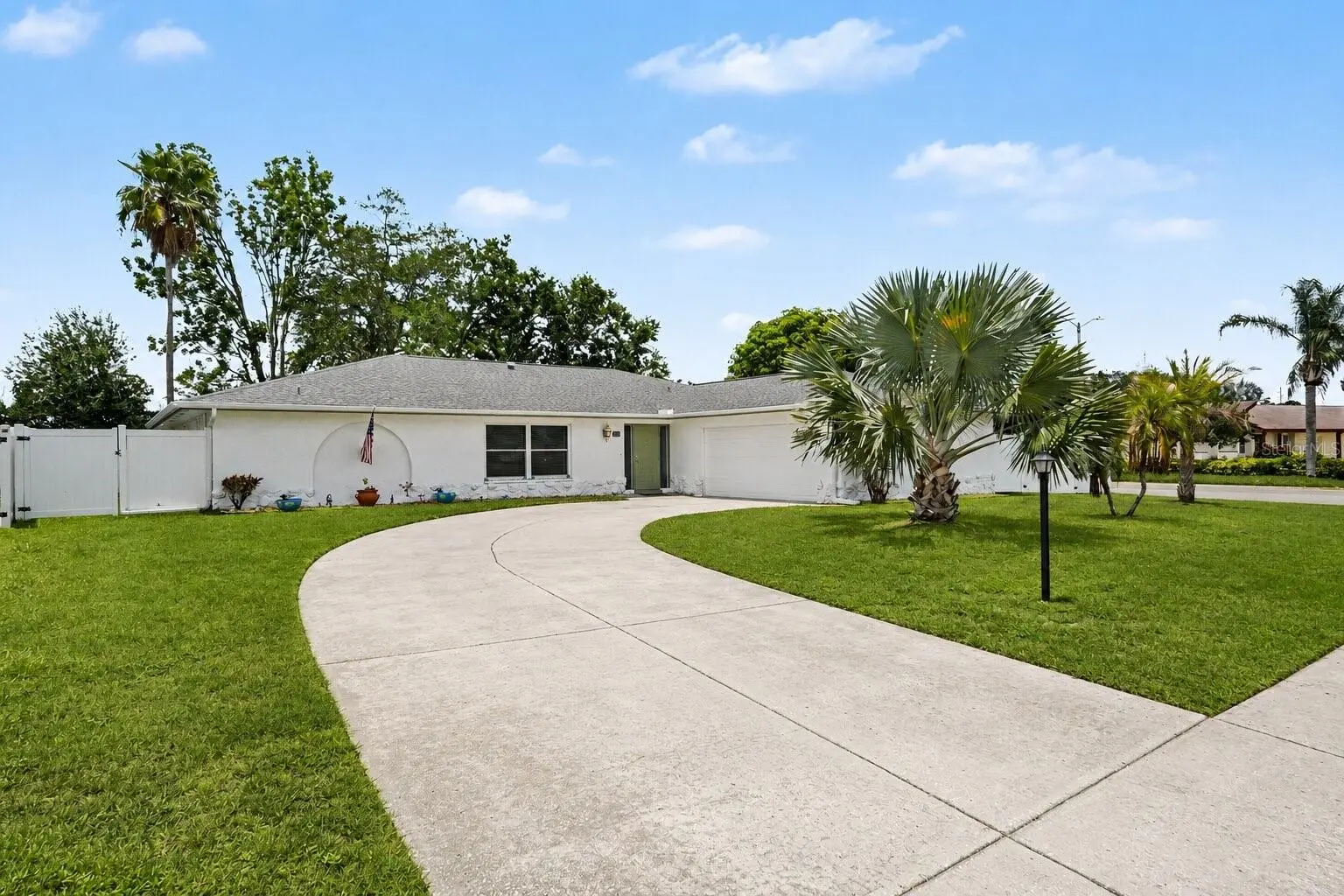 1501 New Bedford Drive, FL
