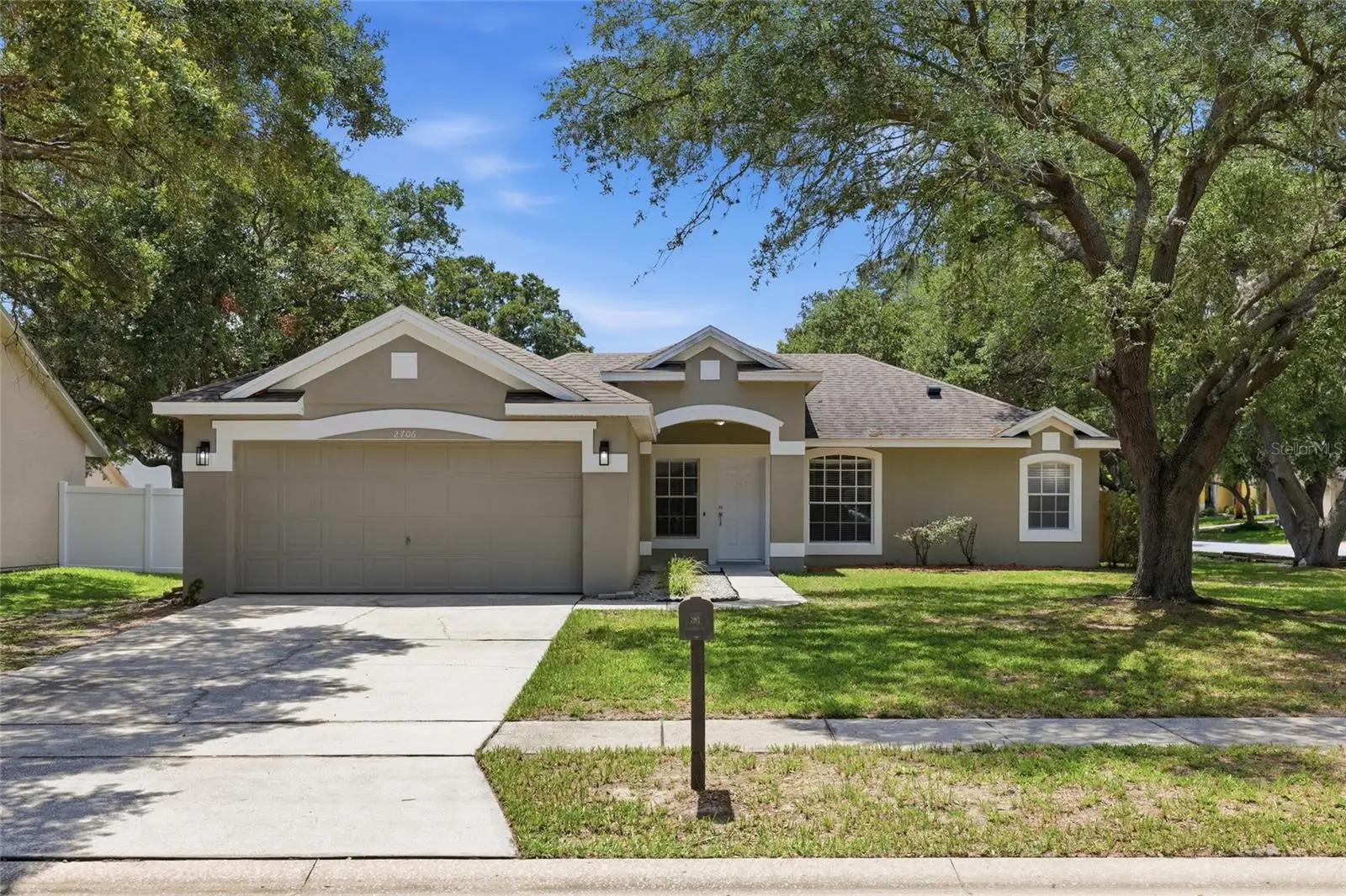 2706 Kris Xing, FL