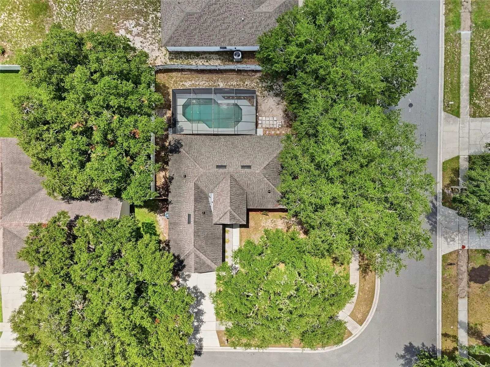 2706 Kris Xing, FL