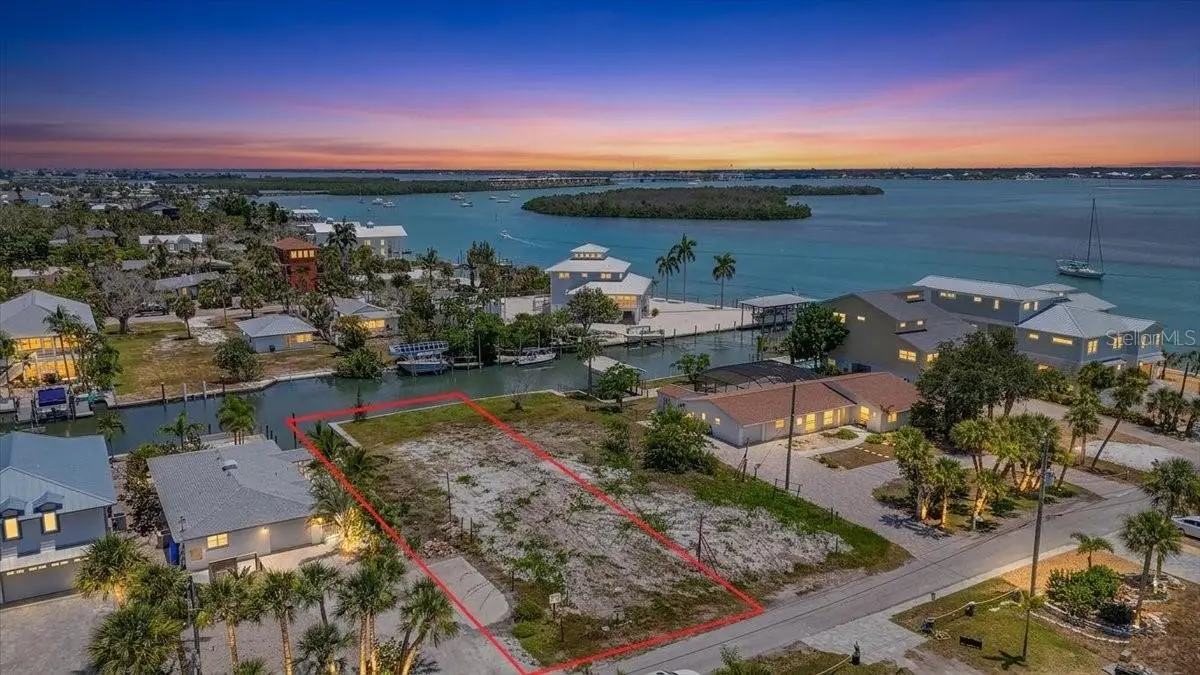180 Mockingbird Lane, FL
