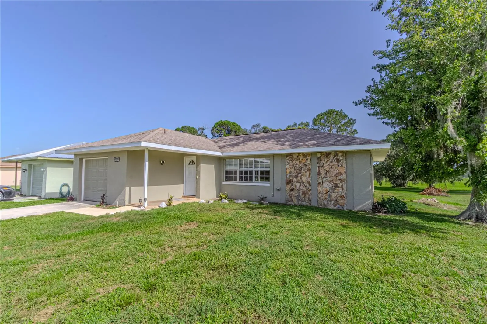 7208 Honeysuckle Drive, FL