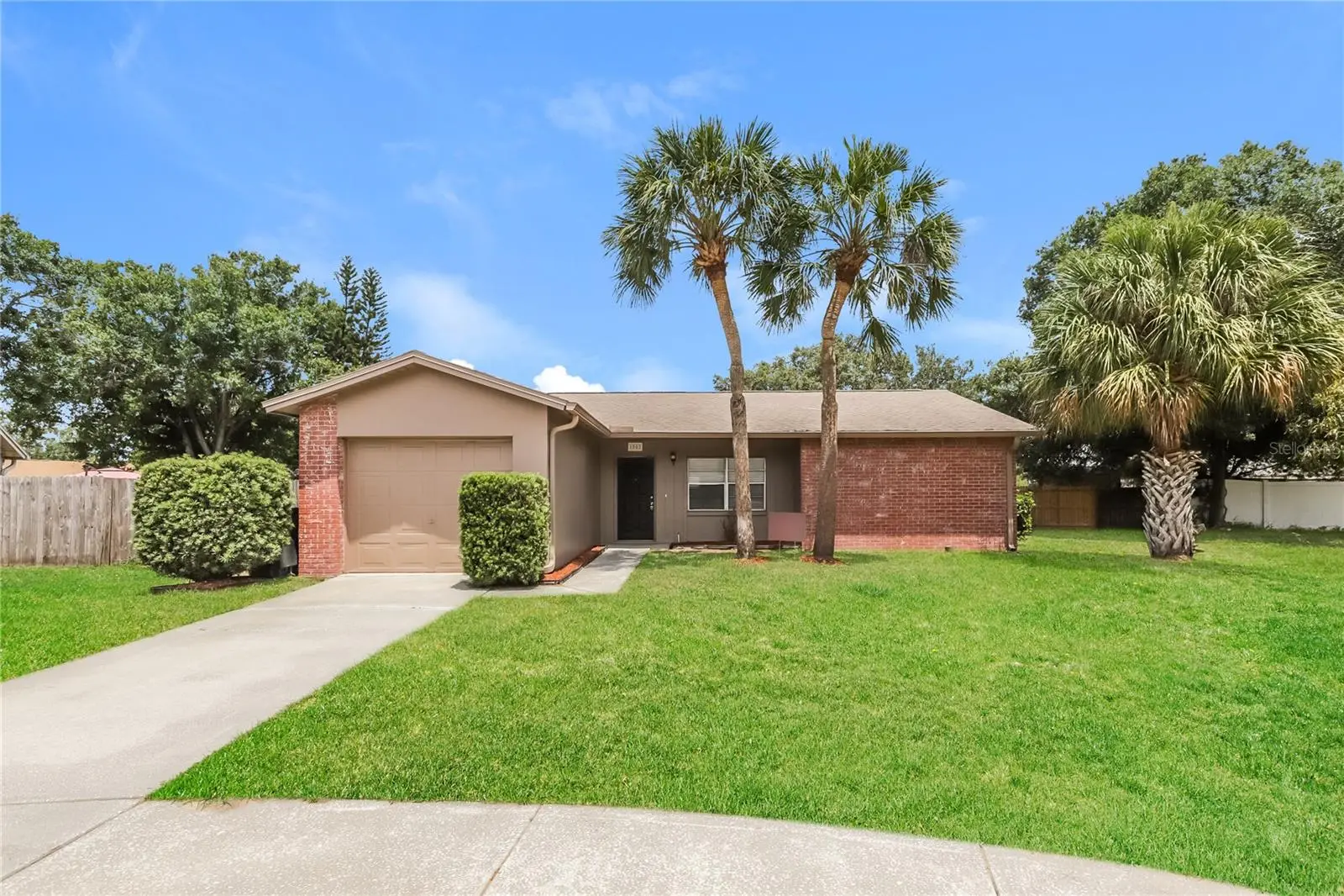 1002 Pinehaven Court, FL