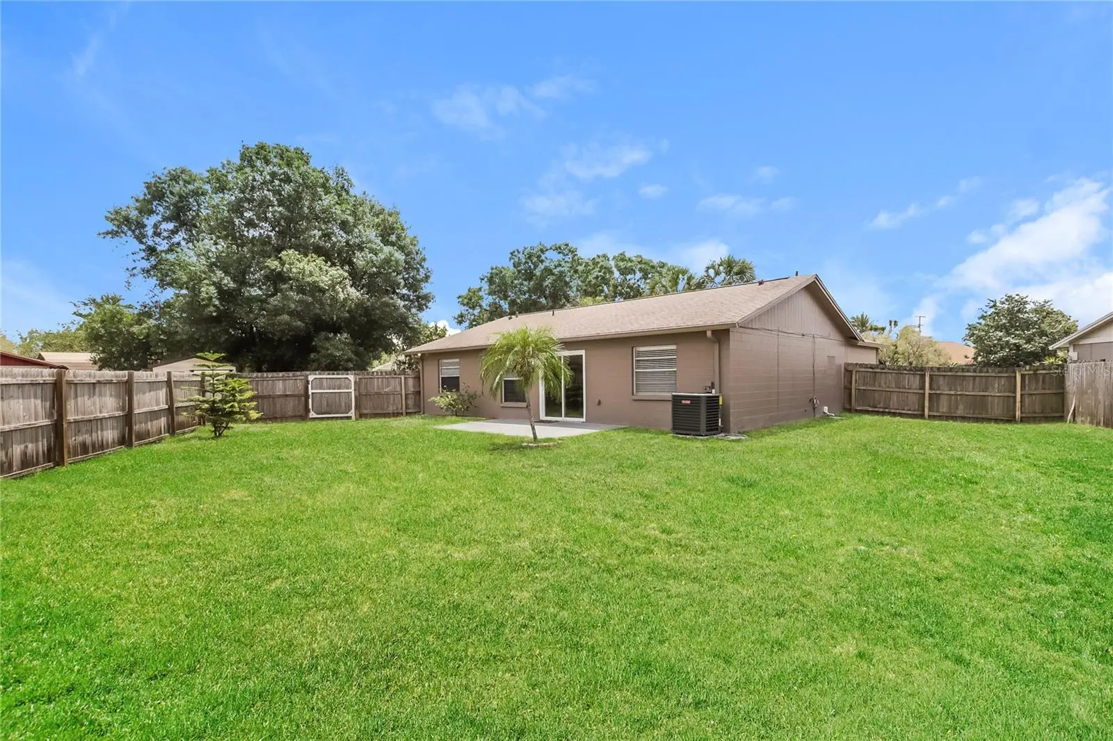 1002 Pinehaven Court, FL