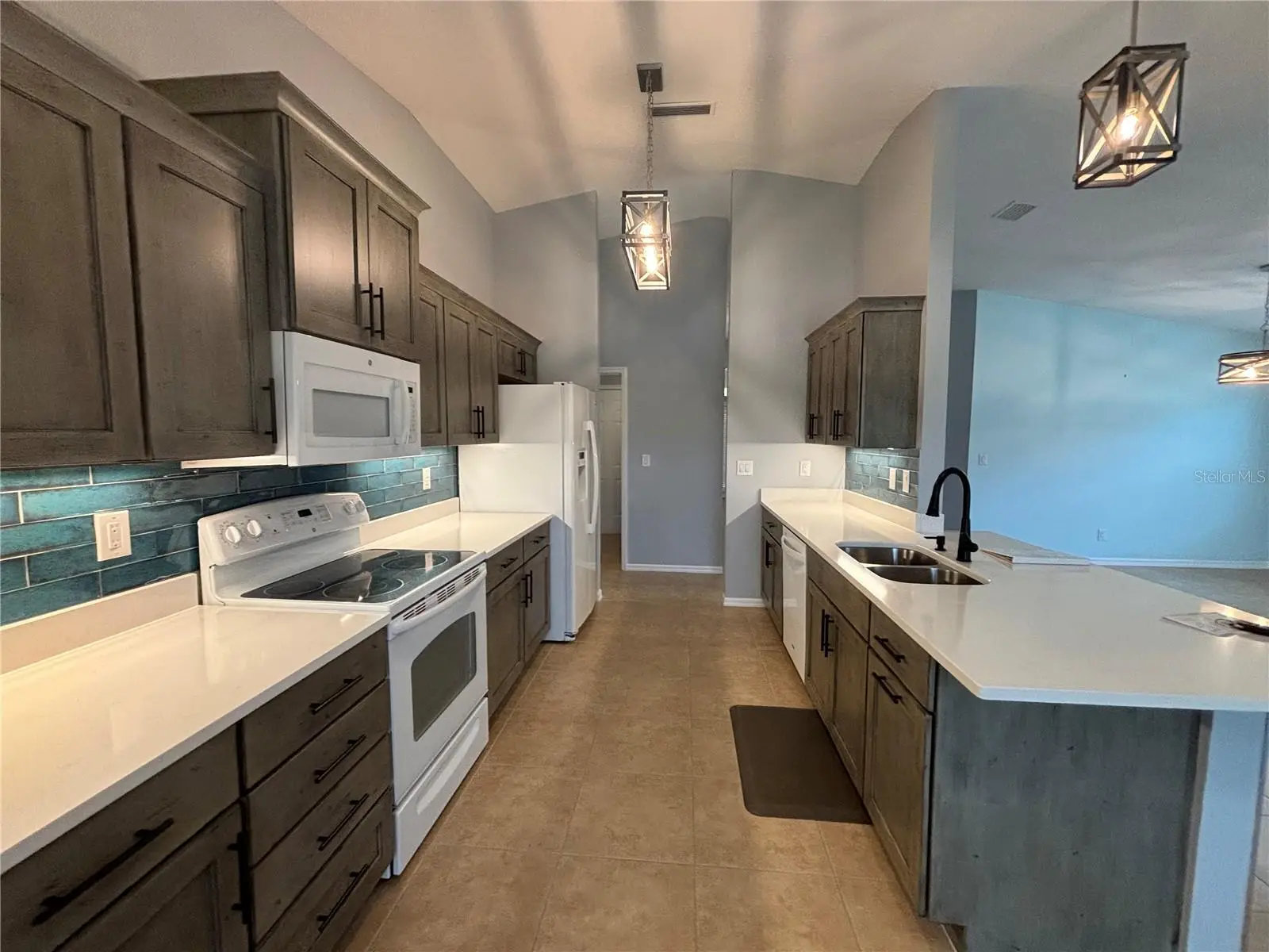 908 Woodstream Lane, FL