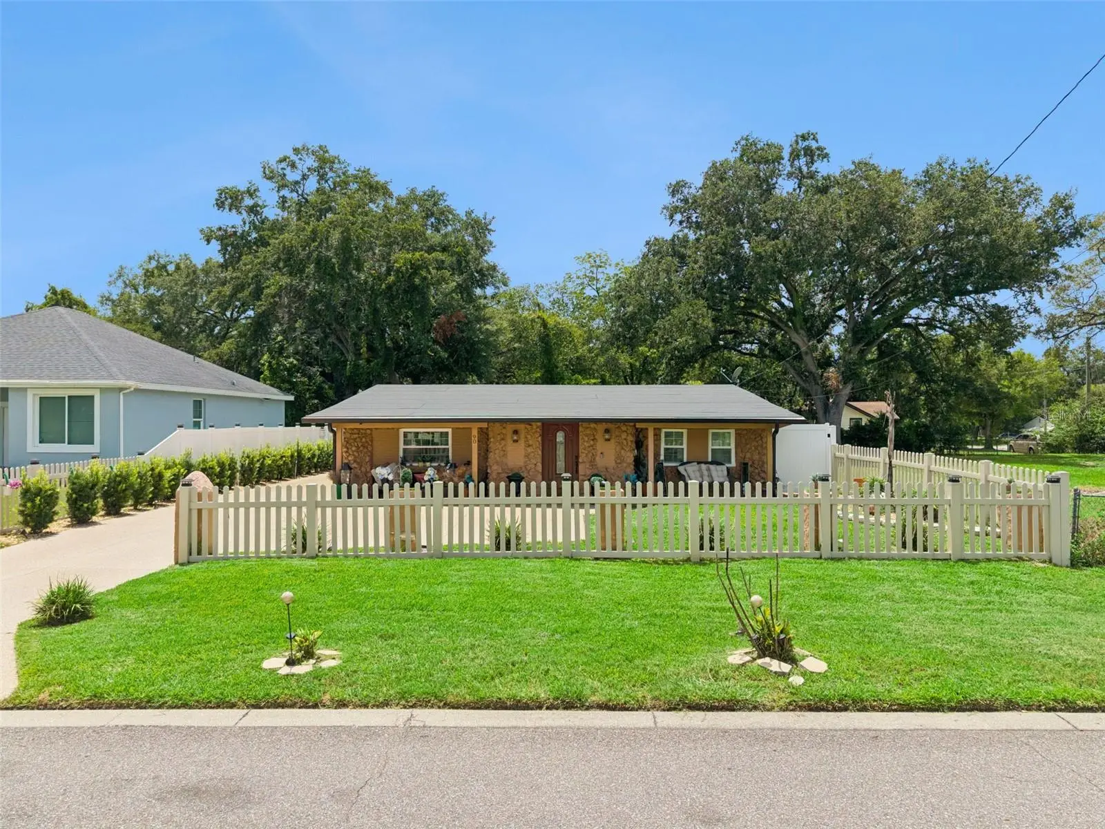 90 Goldwyn Avenue, FL