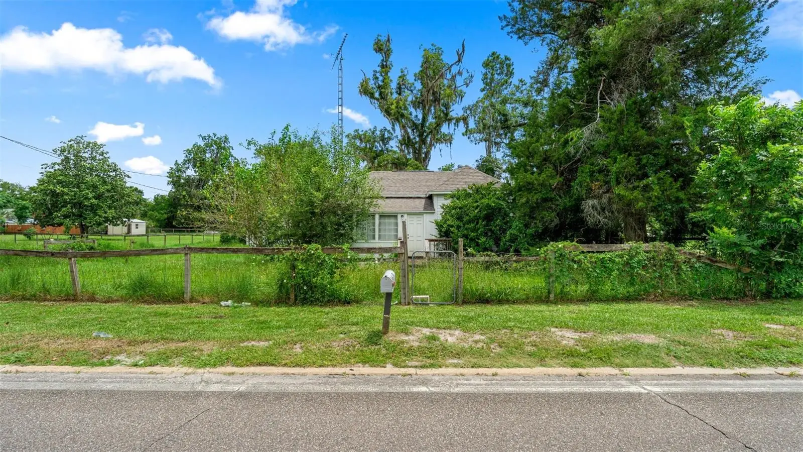 5698 Navarre Avenue, FL