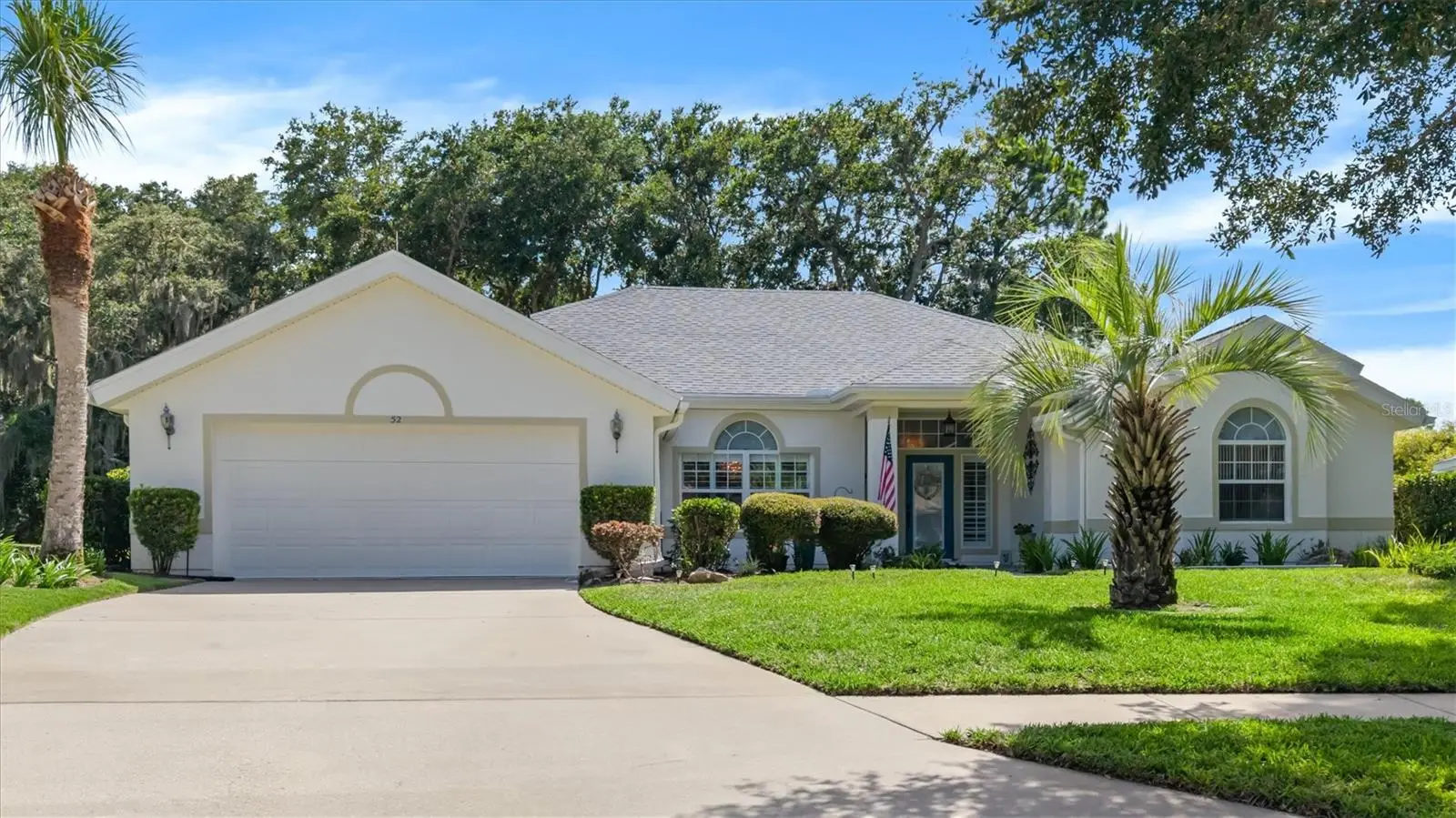 52 Southlake Drive, FL