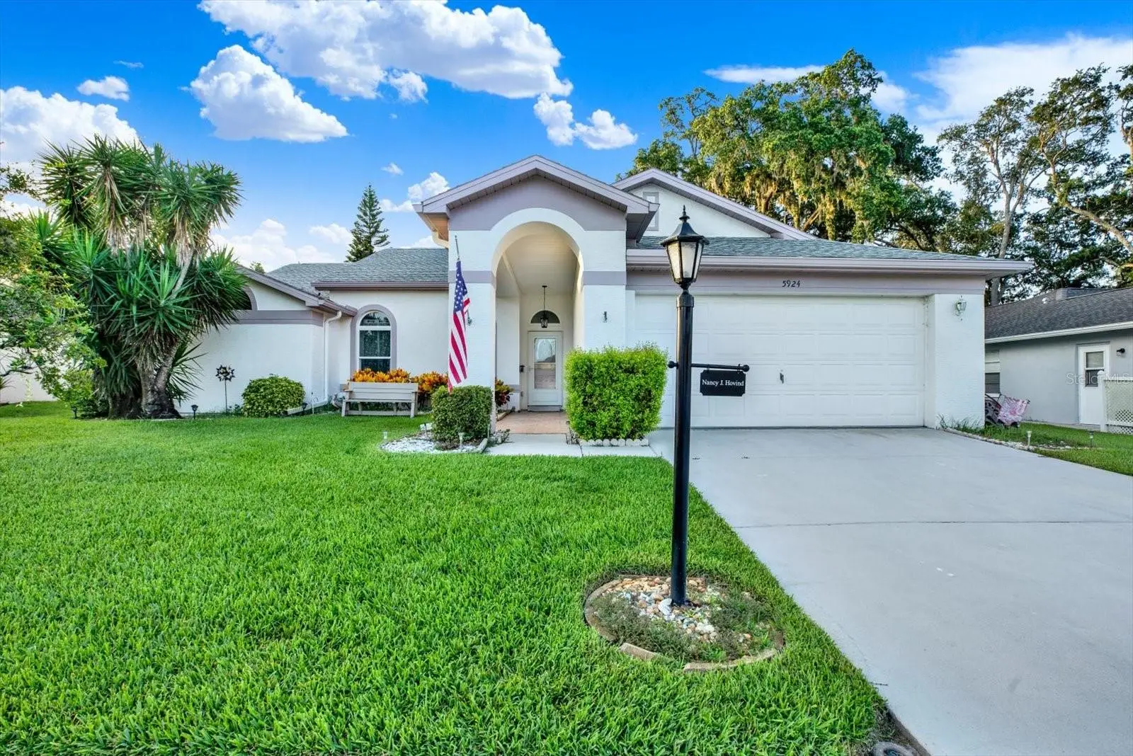 5924 Willow Creek Court, FL