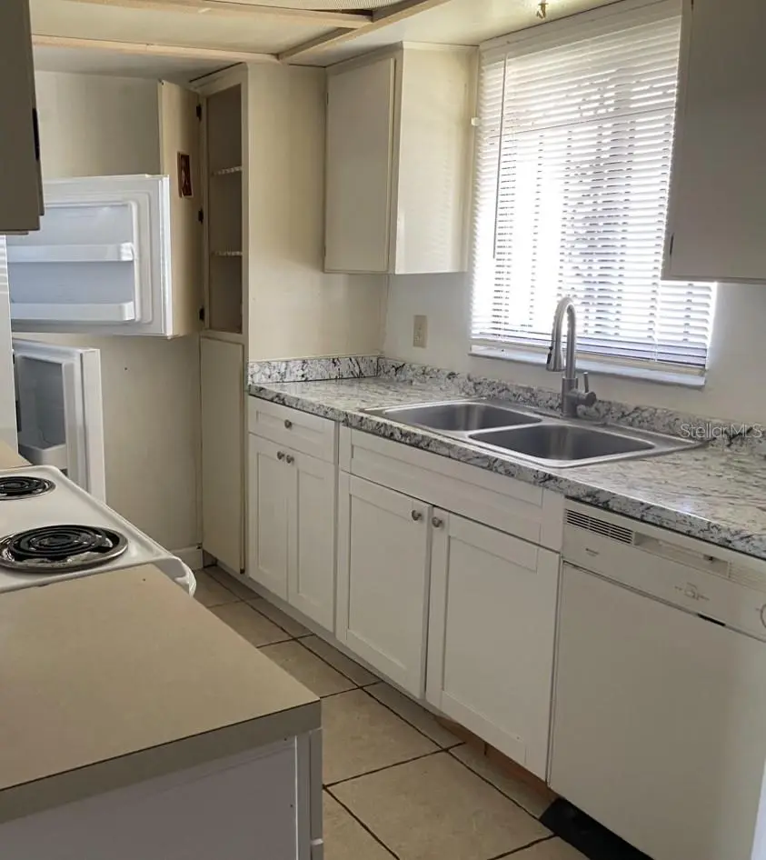 4013 Cedarlimb Court, FL