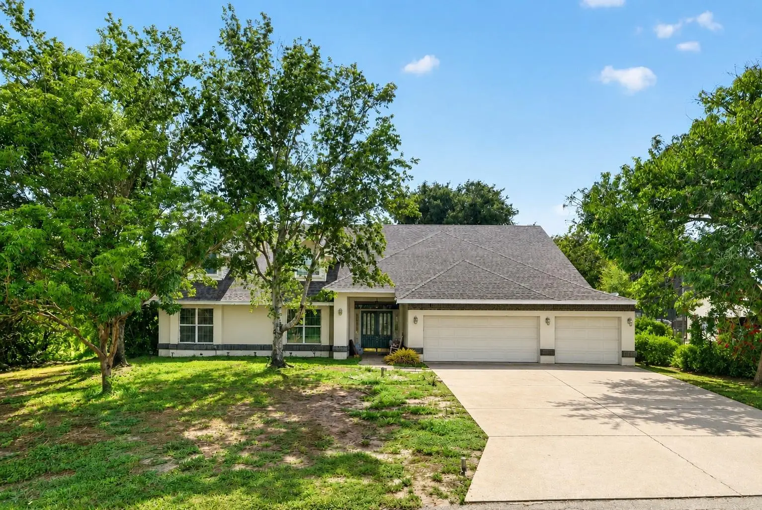 421 Willow Oak Court, FL