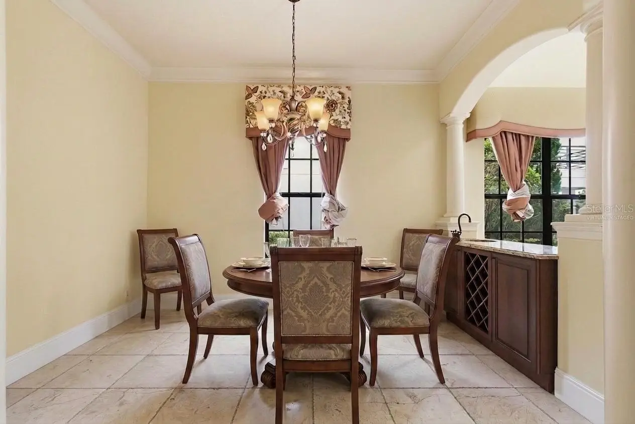 877 Desert Mountain Court, FL