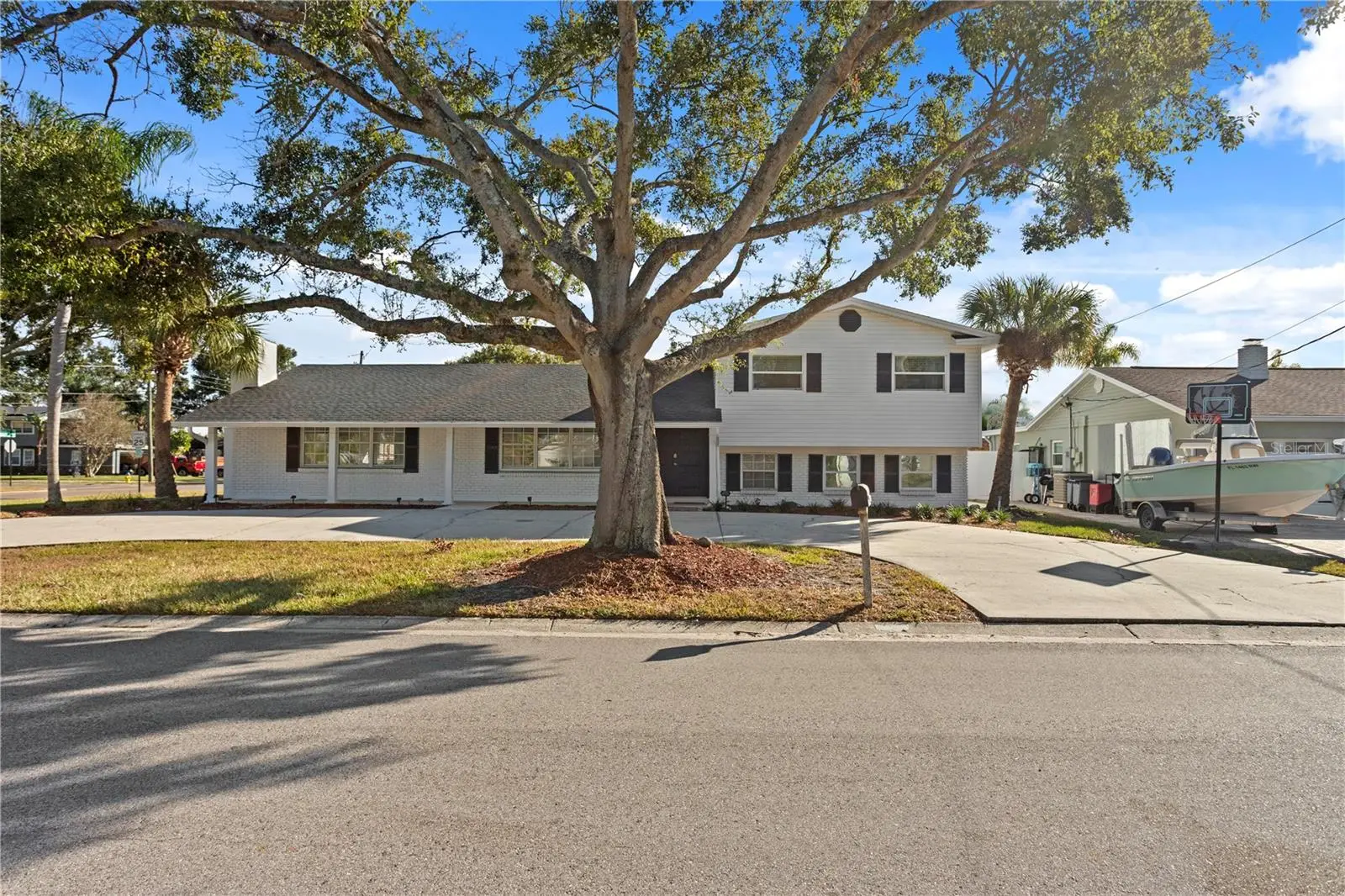 8702 Elmwood Lane, FL