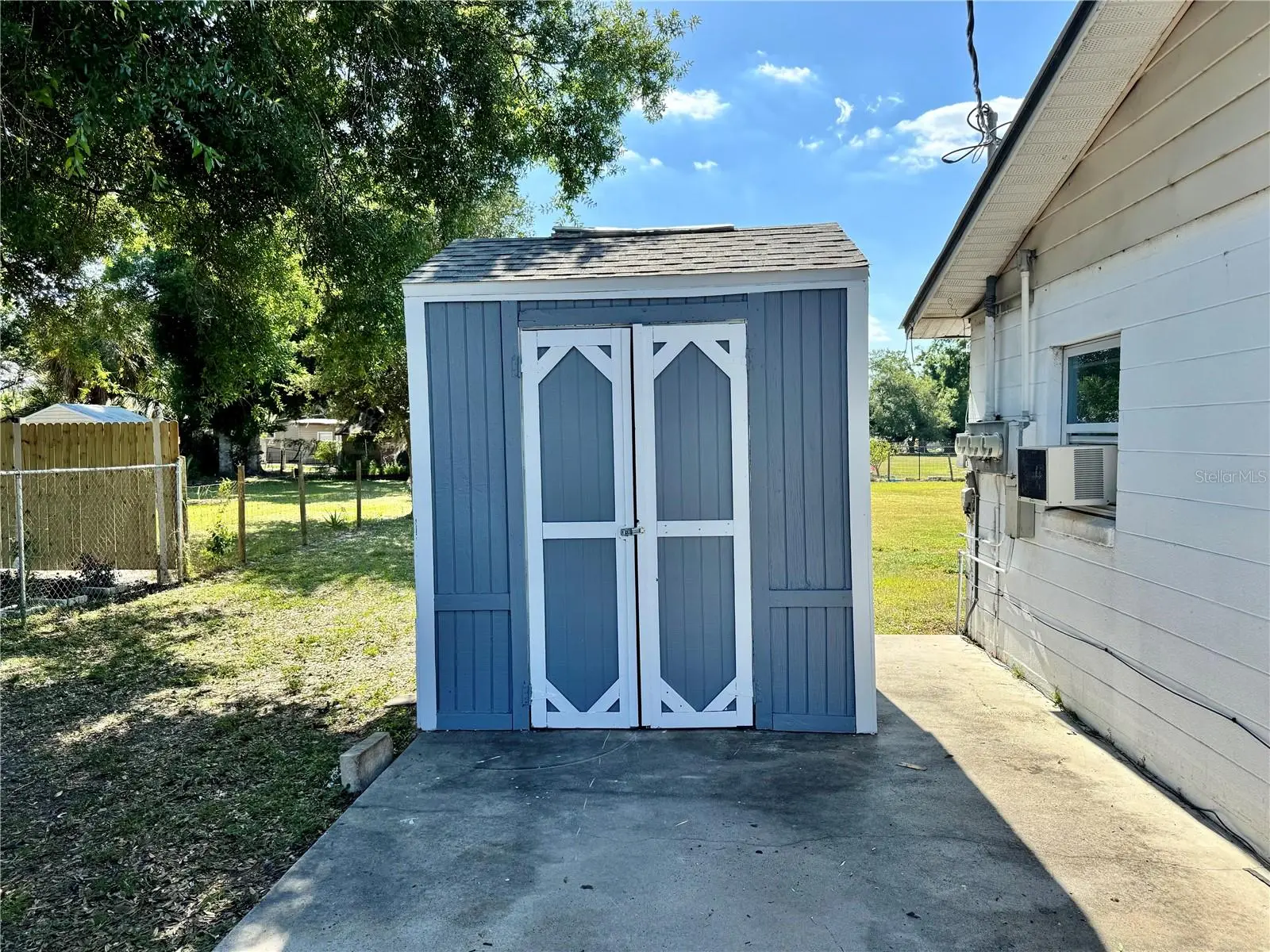 2242 & 2240 Lois Avenue, FL