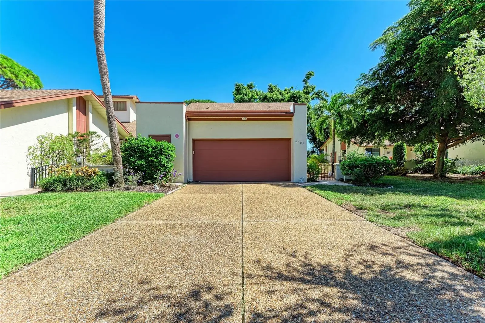 6207 Courtside Drive, FL