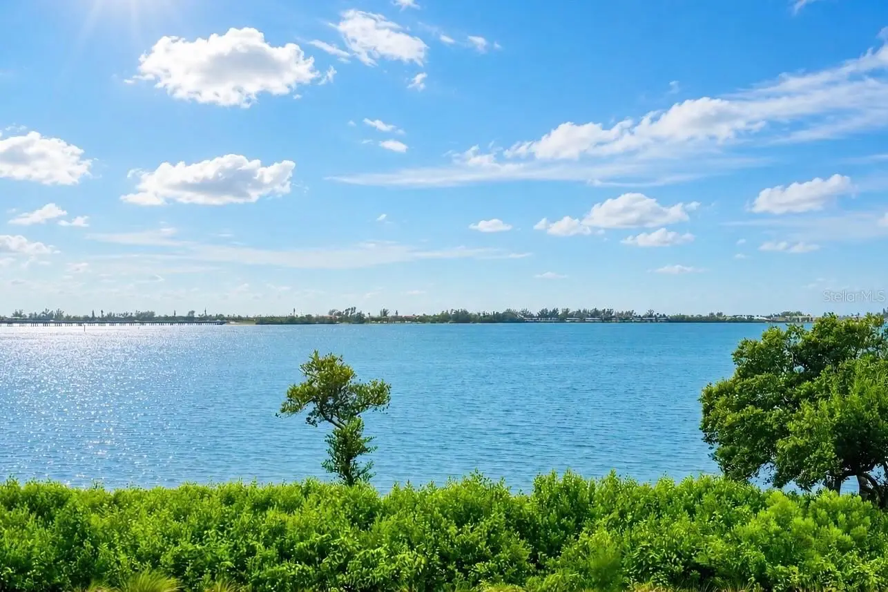 264 Saint Lucia Drive, FL